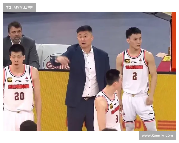 广东队遭篮协重罚杜锋心头痛爱将禁赛3个月朱芳雨表情凝重